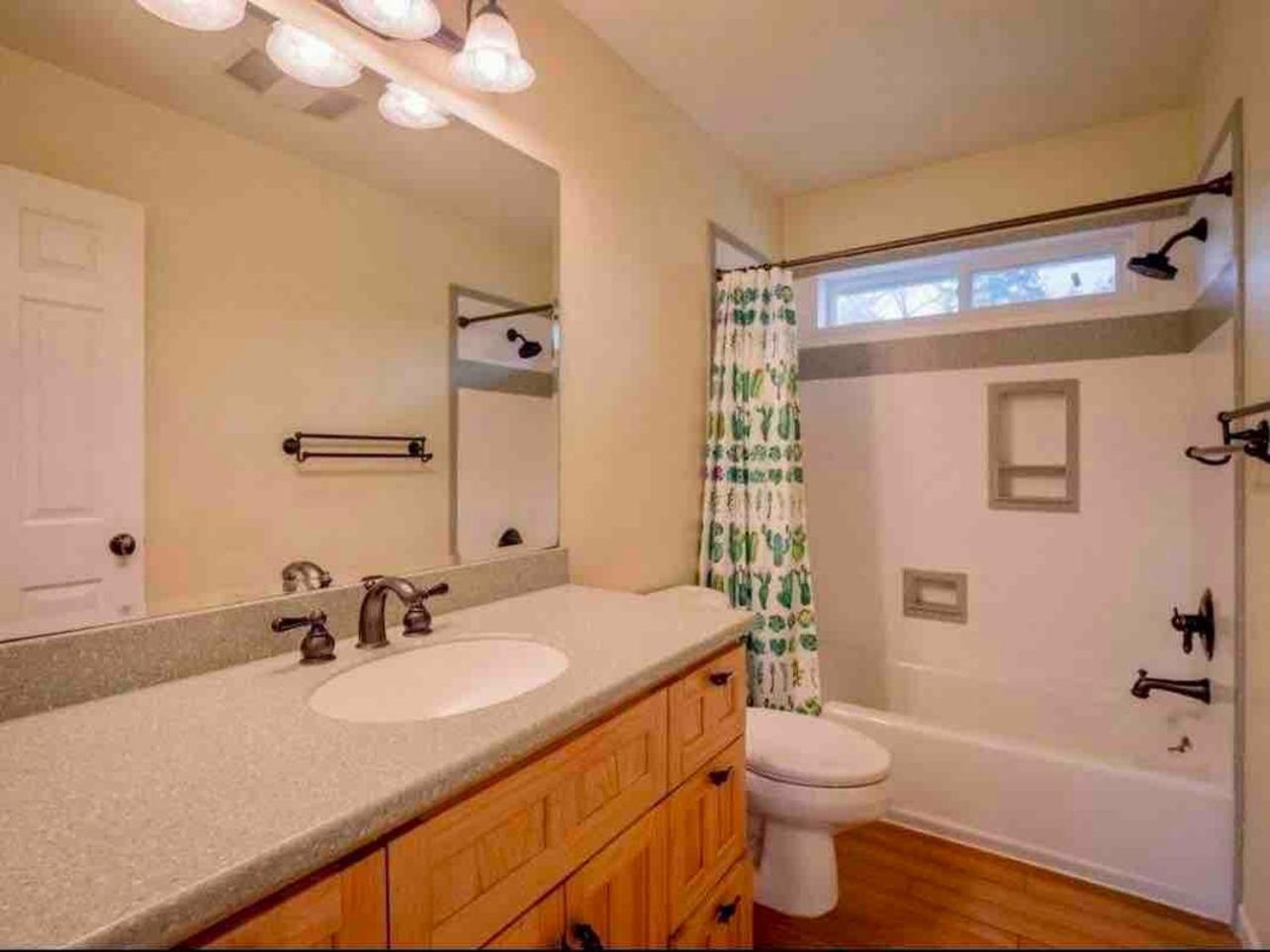 Medford Home And 2 Condos With Pool Екстериор снимка