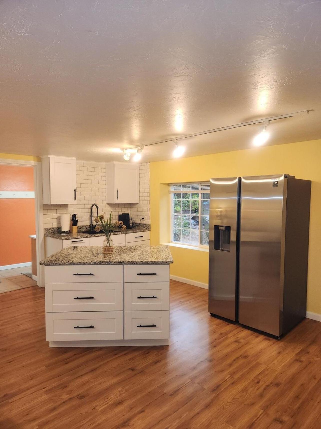 Medford Home And 2 Condos With Pool Екстериор снимка