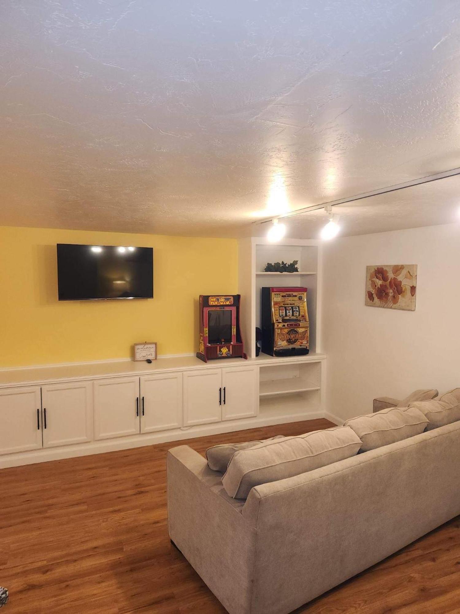 Medford Home And 2 Condos With Pool Екстериор снимка