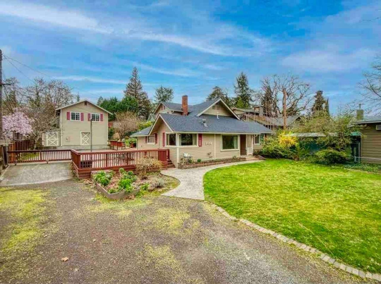 Medford Home And 2 Condos With Pool Екстериор снимка