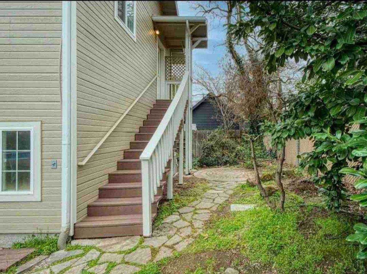 Medford Home And 2 Condos With Pool Екстериор снимка
