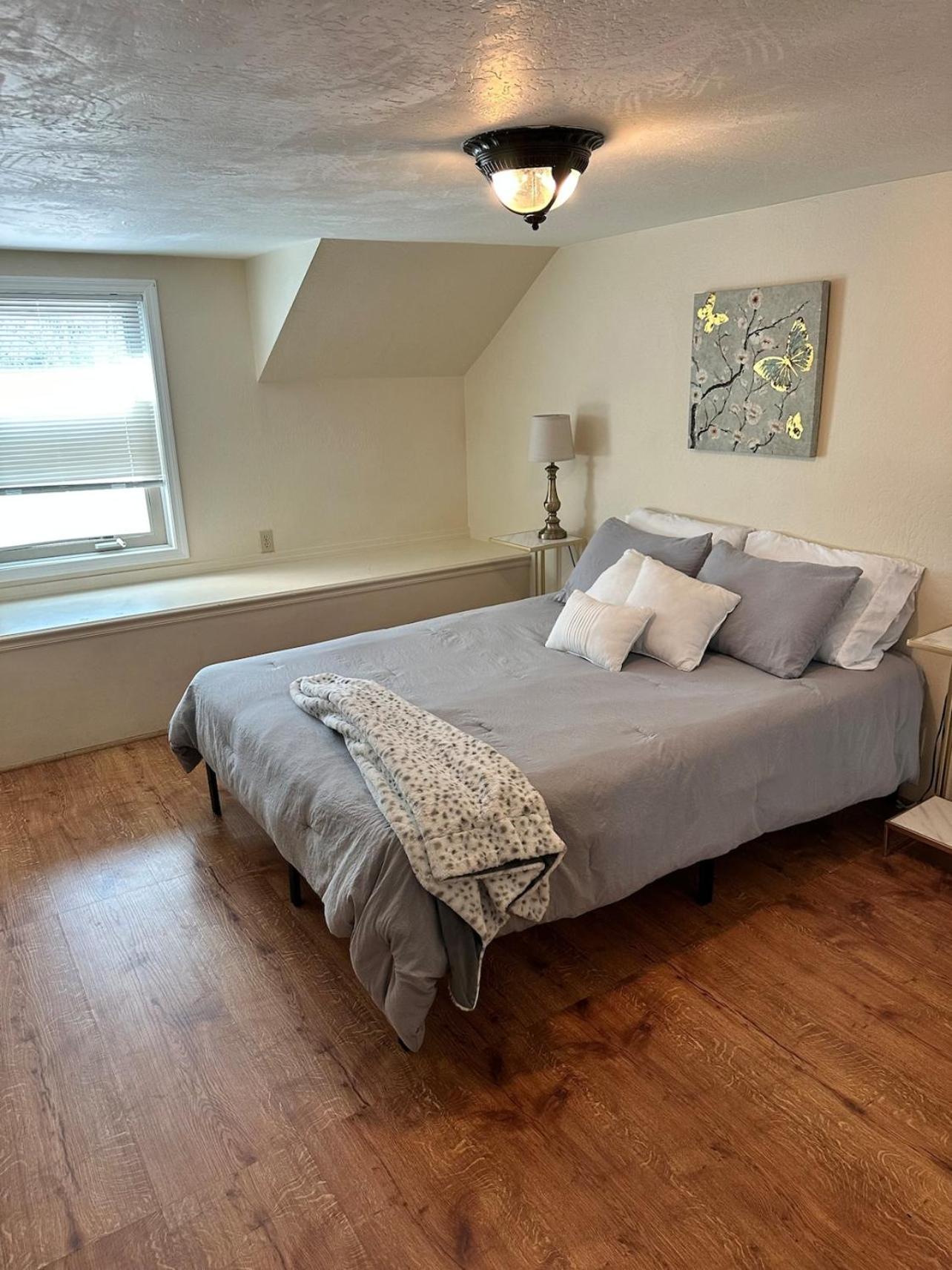 Medford Home And 2 Condos With Pool Екстериор снимка