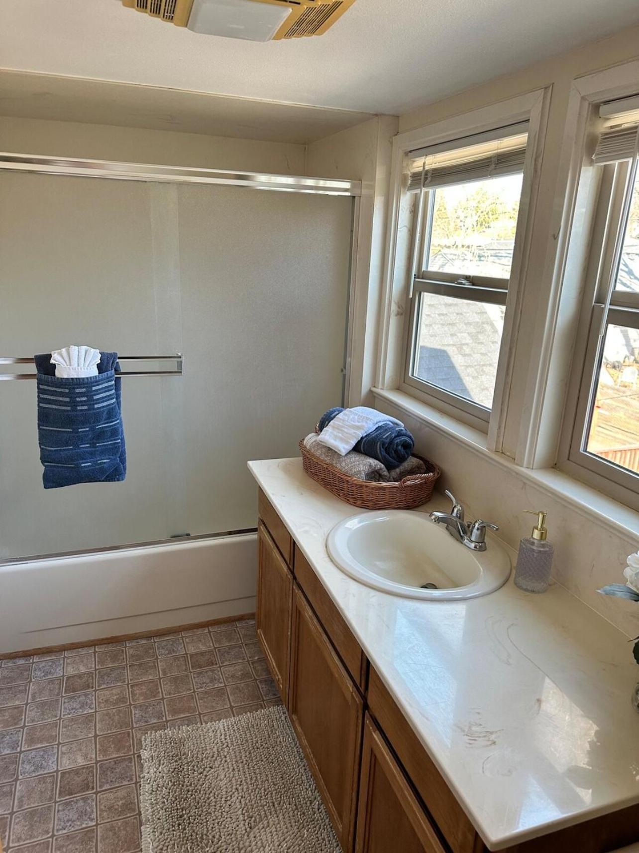 Medford Home And 2 Condos With Pool Екстериор снимка