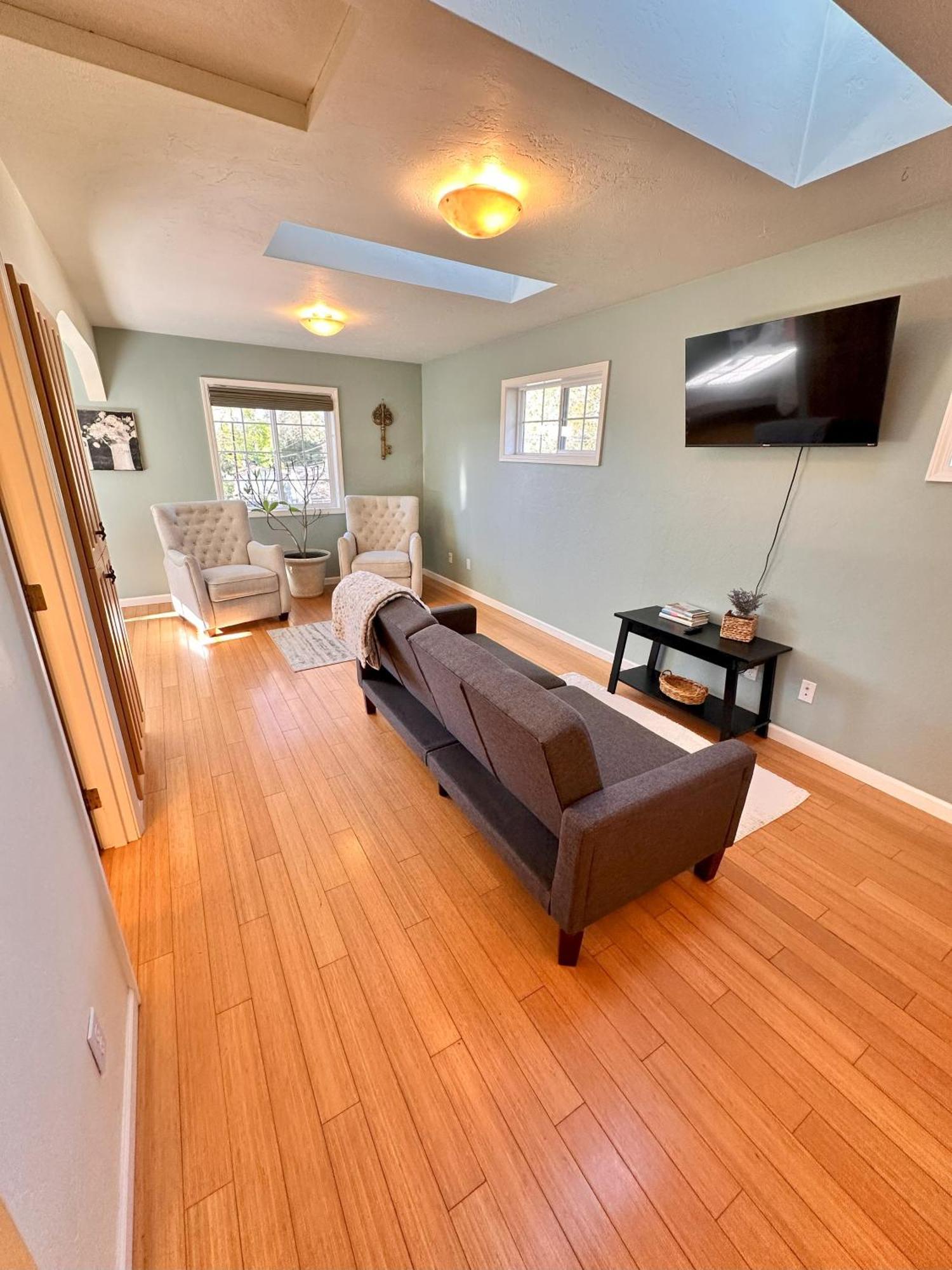 Medford Home And 2 Condos With Pool Екстериор снимка