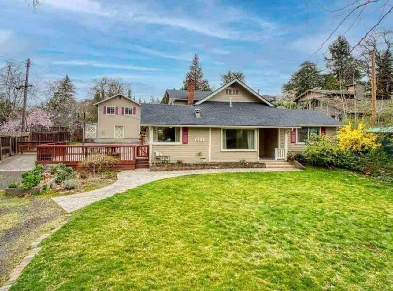 Medford Home And 2 Condos With Pool Екстериор снимка
