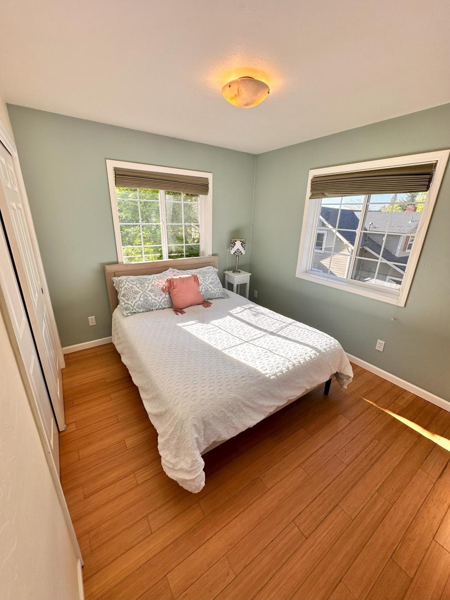 Medford Home And 2 Condos With Pool Екстериор снимка