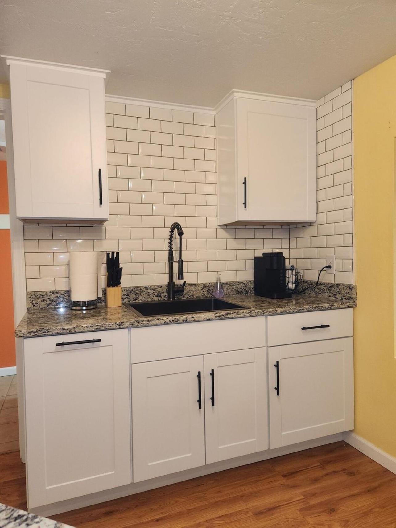 Medford Home And 2 Condos With Pool Екстериор снимка